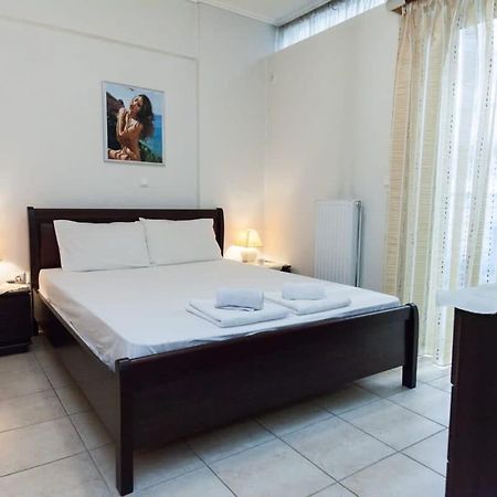 Scenic Balcony Apt In Vibrant Petralona Atene Esterno foto