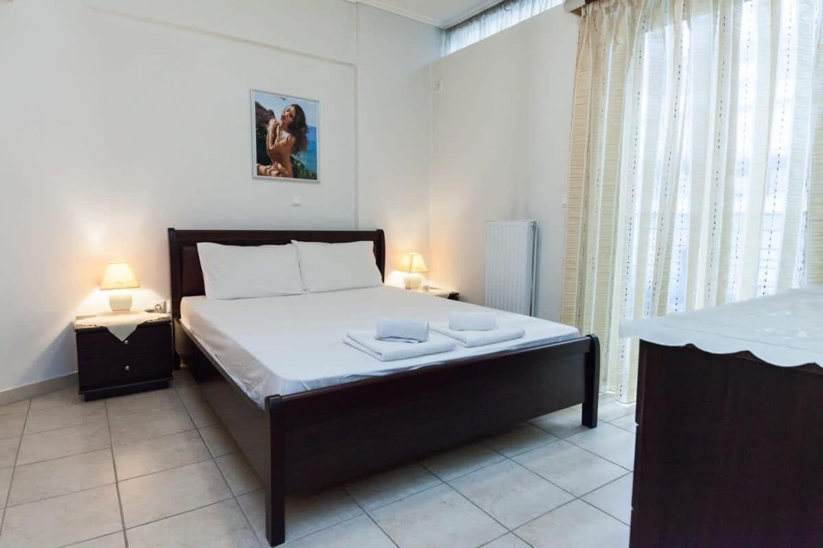 Scenic Balcony Apt In Vibrant Petralona Atene Esterno foto
