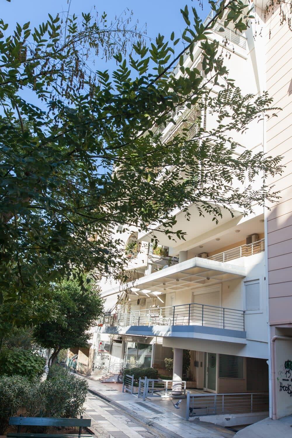 Scenic Balcony Apt In Vibrant Petralona Atene Esterno foto